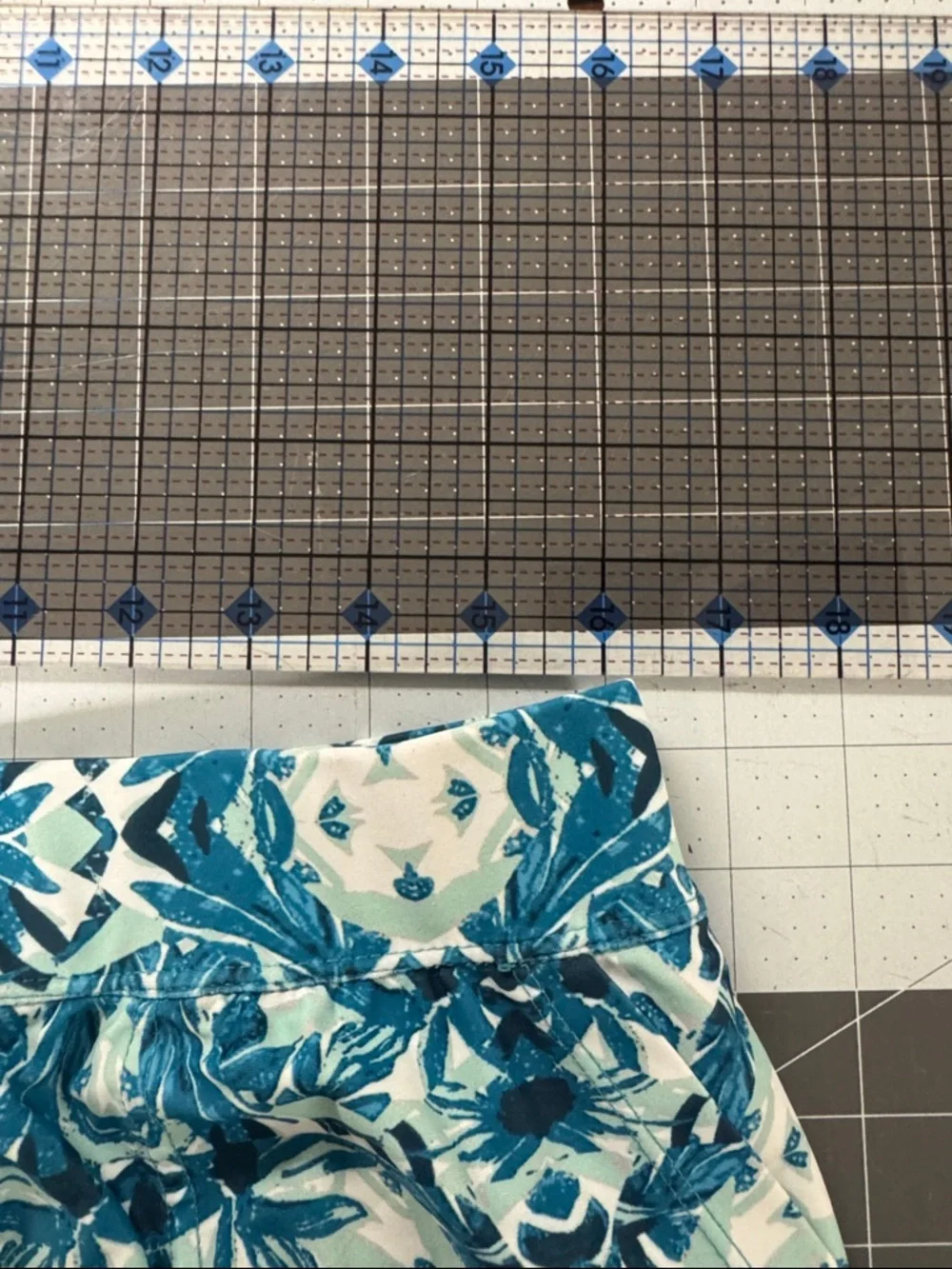 UV Skinz Blue & White Printed A-Line Women’s Swim Skirt - Picture 5 of 6